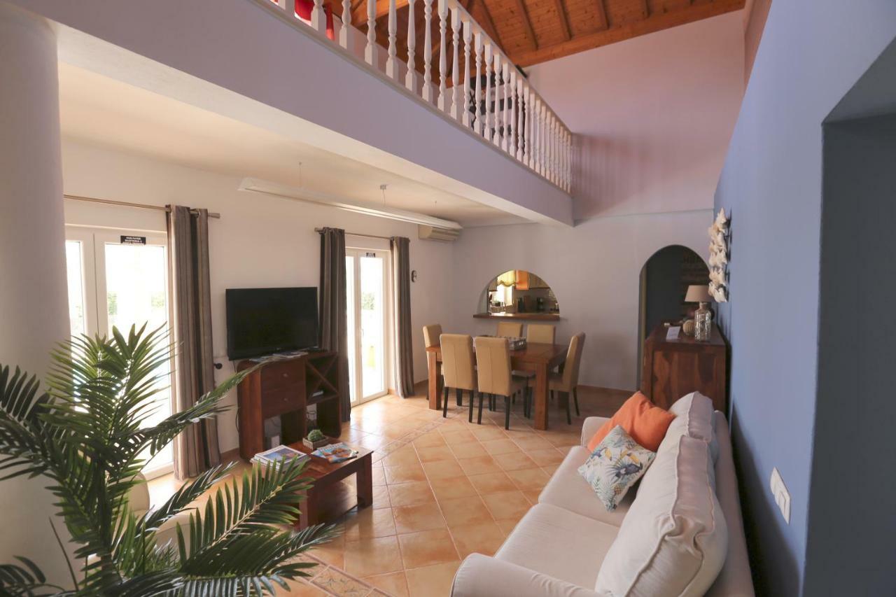 Quinta Do Pinheiro Manso - Holidays Villa - Marinha Beach 卡武埃鲁 外观 照片